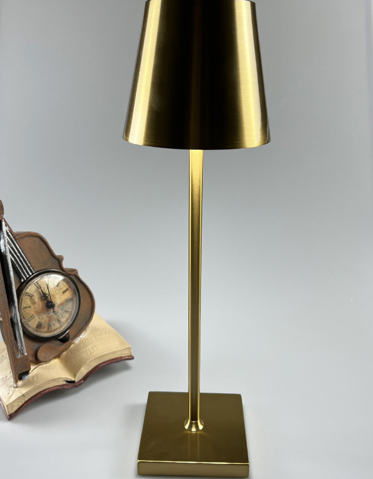 Luxury Designer LED Metal Tall Table Lamp Cordless Touch Sensor Night Light (Gold)